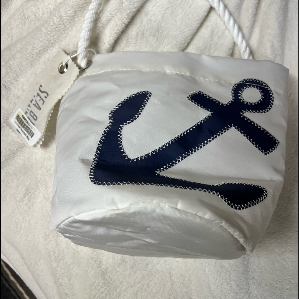 Maine sea bag recycled sail bucket bag with blue anchor